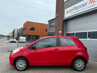 Foto 16 van Toyota Yaris 1.0 VVTi! Airco! Elek. ramen! APK 05-2027!