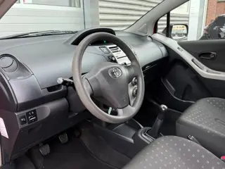 Foto 15 van Toyota Yaris 1.0 VVTi! Airco! Elek. ramen! APK 05-2027!