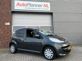 Foto 20 van Peugeot 107 1.0-12V XS! 5-Deurs! Airco! Nieuwe APK!