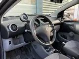 Foto 25 van Peugeot 107 1.0-12V XS! 5-Deurs! Airco! Nieuwe APK!