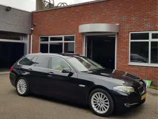 BMW 5 Serie Touring 523i Aut PanoDak Hud Leder Navi Ecc