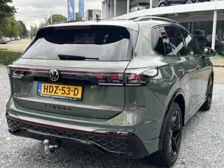 Foto 14 van Volkswagen Tiguan 1.5 eTSI 150pk DSG R-Line (Trekhaak,Camera,IQ,Harman)