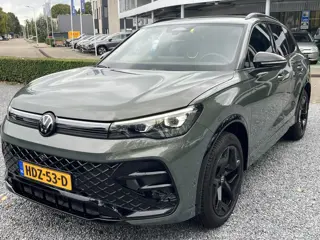 Foto 19 van Volkswagen Tiguan 1.5 eTSI 150pk DSG R-Line (Trekhaak,Camera,IQ,Harman)