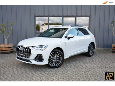 Audi Q3 45 TFSI e 245pk S edition S Line * LED * Camera * Navi * ACC * ECC * Stuurverwarming * Leder