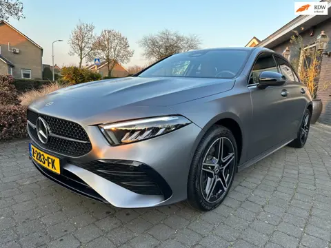 Mercedes-Benz A-klasse 250 e AMG Line, Magno Grau, BTW!
