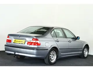Foto 12 van BMW 3-serie 320i Automaat / Cruisecontrol / Leder / Airco / PDC