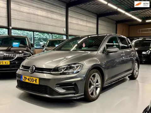 Volkswagen Golf 1.6 TDI R-LINE Business Pano l Led l Camera