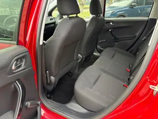 Foto 15 van Peugeot 208 1.2 VTi Style