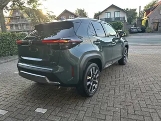 Foto 13 van Toyota Yaris Cross 1.5 Hybrid 130 Executive Bi-Tone elektrische achterklep / dodehoekdetectie / stoe