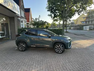 Foto 12 van Toyota Yaris Cross 1.5 Hybrid 130 Executive Bi-Tone elektrische achterklep / dodehoekdetectie / stoe