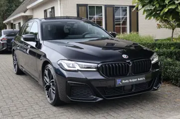 BMW 5-SERIE 530e (292pk) M pakket HUD/H&K/Pano/Comfort Stoelen/20inch