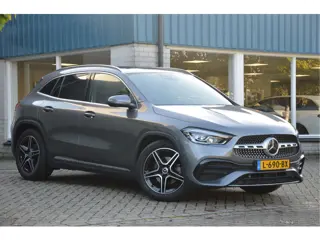 Foto 20 van Mercedes-Benz GLA 200 AMG Line PANORAMADAK | DISTRONIC | SFEERVERLICHTING | TREKHAAK | CAMERA | DAB
