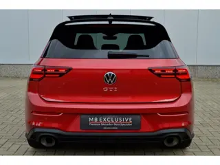 Foto 16 van Volkswagen Golf 8 2.0 GTI Clubsport 45 Jahre Akra DSG7 2021