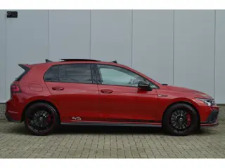 Foto 13 van Volkswagen Golf 8 2.0 GTI Clubsport 45 Jahre Akra DSG7 2021