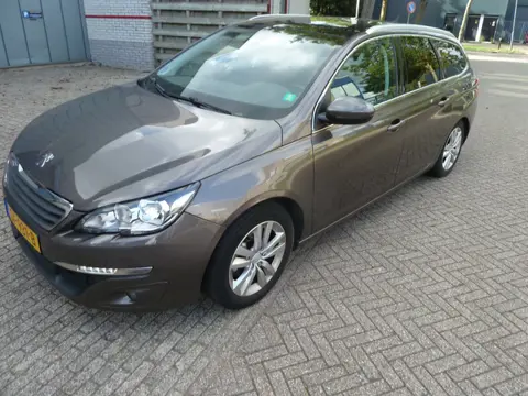 Peugeot 308 SW 1.2 PureTech Blue Lease Executive