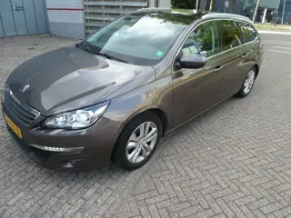 Peugeot 308 SW 1.2 PureTech Blue Lease Executive