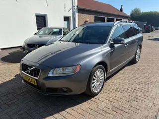 VOLVO V70 2.5T Momentum Leder Stoelverw. Trekhaak