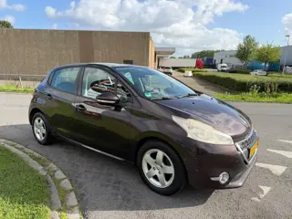Foto 16 van Peugeot 208 2012 * 1.4 VTi Envy * APK *