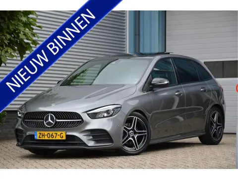 Mercedes-Benz B-Klasse 180 Business Solution AMG LED | NIGHT PAKKET | PDC | PANORAMADAK | STOELVERW 