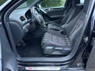 Foto 12 van Volkswagen Golf 1.4 TSI Highline GTI pakket motor gereviseerd.
