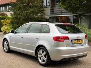 Foto 16 van Audi A3 Sportback 1.2 TFSI Attraction RIJDGOED/PANO/XENON/APK