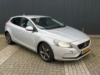 Foto 17 van Volvo V40 1.6 D2 R Design|AUT Cruise Airco Navi BT