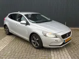 Foto 27 van Volvo V40 1.6 D2 R Design|AUT Cruise Airco Navi BT