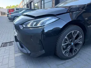 Foto 19 van BMW 1-serie 120 M Sport Design Edition 2025 BOMVOL Opties - Duits Schadevoertuig