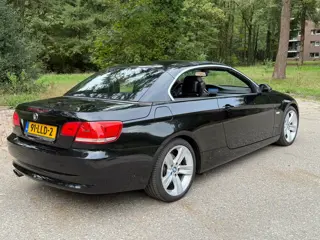 Foto 16 van BMW 3-serie Cabrio 325i 2009 Zwart Automaat