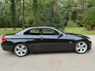 Foto 17 van BMW 3-serie Cabrio 325i 2009 Zwart Automaat