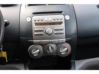 Foto 14 van Daihatsu Sirion 2 1.3-16V Comfort *Rijklaarprijs *Airco