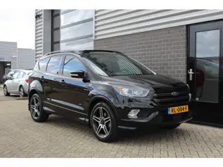 Foto 17 van Ford Kuga 1.5 EcoBoost ST Line AWD / Panoramadak / Trekhaak