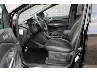 Foto 19 van Ford Kuga 1.5 EcoBoost ST Line AWD / Panoramadak / Trekhaak