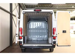 Foto 15 van Peugeot Boxer 2.2 BlueHDi L4H2 AIRCO CRUISE CONTOL EURO 6