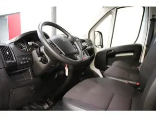 Foto 16 van Peugeot Boxer 2.2 BlueHDi L4H2 AIRCO CRUISE CONTOL EURO 6