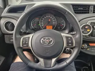 Foto 20 van Toyota Yaris 1.3 VVT-i Aspiration 2e Eig. 26.200 km +NAP NL-auto
