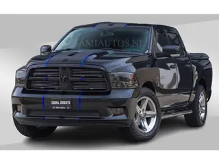 Dodge Ram BLACK ON BLACK | 5.7 V8 HEMI | SPORT | STOER EN LEUKE RAM | DC | 4X4 | STRIPING DUBBELE CA