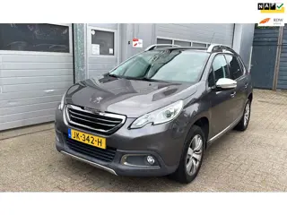 Foto 11 van Peugeot 2008 1.2 PureTech Allure-Navi-Leder-Panoram-Trekhaak
