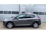 Foto 27 van Peugeot 2008 1.2 PureTech Allure-Navi-Leder-Panoram-Trekhaak