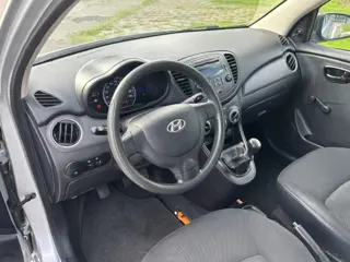 Foto 13 van Hyundai I10 1.1 Pure 5-Drs Stuurbekrachtiging Audio-CD/MP3 LMV 15" Colorpakket ABS Multimedia Dealer