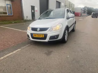 Suzuki SX4 1.6 Executive / Navi / Climate