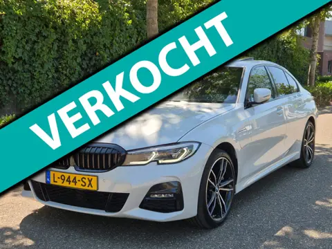 BMW 3-serie G20 M Sport 330e High Executive HUD Schuifdak Camera CarPlay Keyless 19inch velgen H&K S