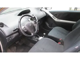 Foto 19 van Toyota Yaris 1.3 VVTi Sol MMT