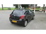 Foto 28 van Toyota Yaris 1.3 VVTi Sol MMT