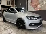 Foto 22 van Volkswagen Polo 1.4-16V Highline, automaat, parkeersens, stoelverw,