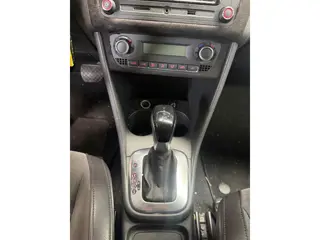 Foto 20 van Volkswagen Polo 1.4-16V Highline, automaat, parkeersens, stoelverw,