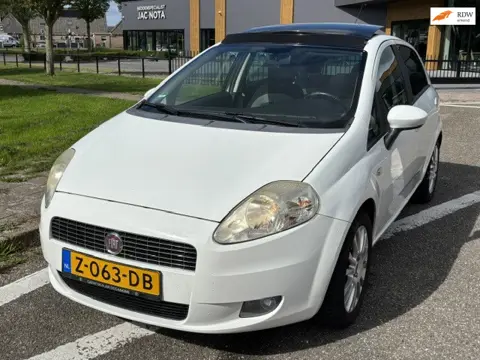 Fiat Grande Punto 1.4 Active 5-Drs Airco Electric pakket Audio LMV 16" PDC 2 x open dak ABS EBD Nieu