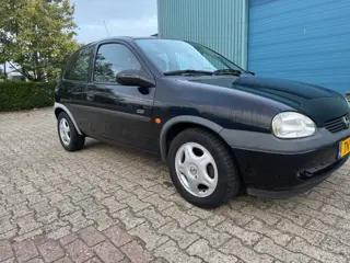 Foto 20 van Opel Corsa 1.6i-16V GSi Optic