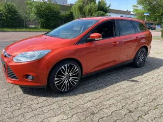 Foto 14 van Ford Focus Wagon 1.6 TI-VCT Titanium WATERSCHADE!!!