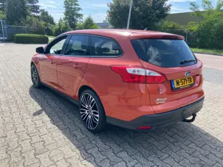 Foto 16 van Ford Focus Wagon 1.6 TI-VCT Titanium WATERSCHADE!!!